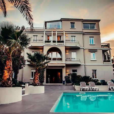 Hotel Benaco Desenzano del Garda Esterno foto