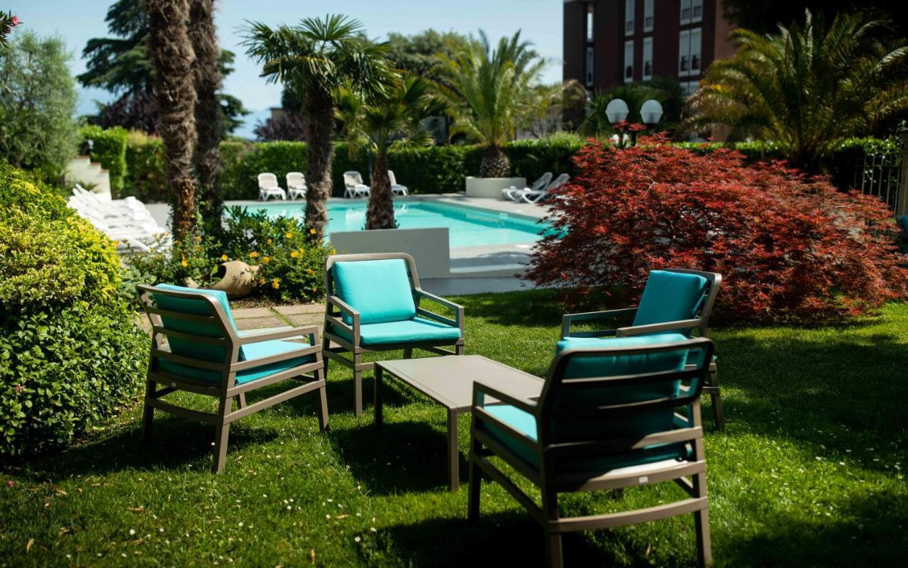 Hotel Benaco Desenzano del Garda Esterno foto