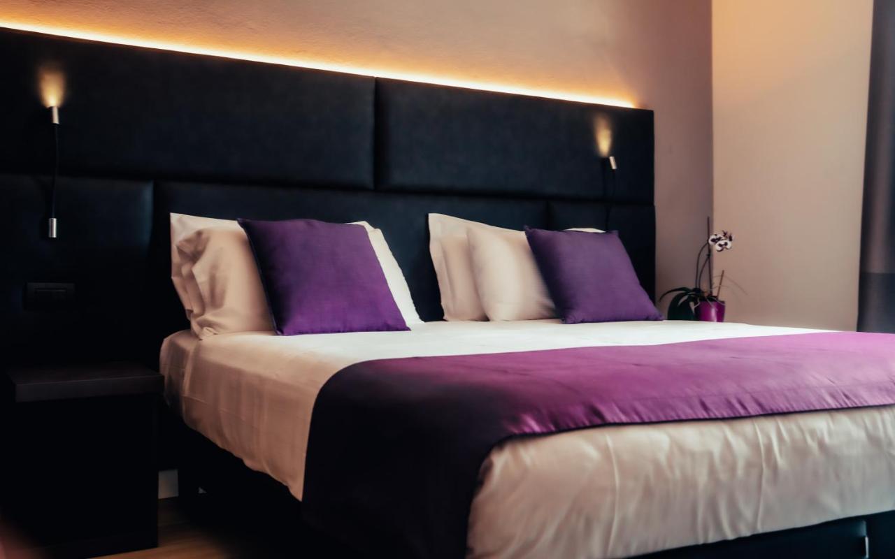 Hotel Benaco Desenzano del Garda Esterno foto
