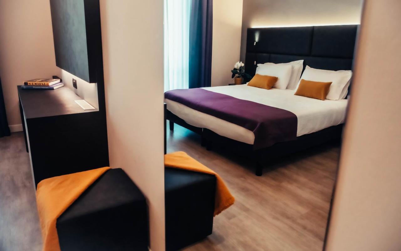 Hotel Benaco Desenzano del Garda Esterno foto