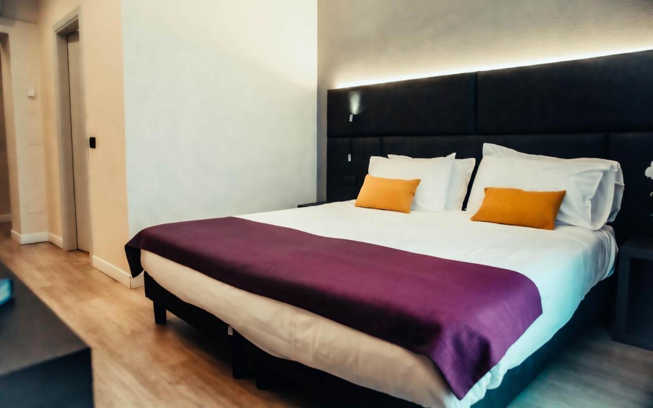 Hotel Benaco Desenzano del Garda Esterno foto