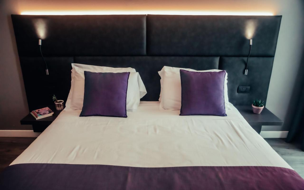 Hotel Benaco Desenzano del Garda Esterno foto