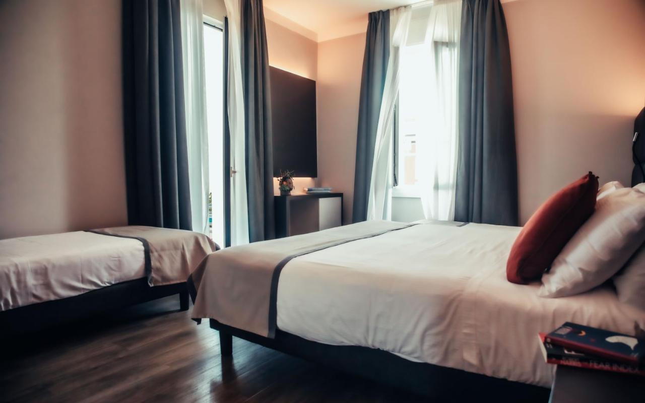 Hotel Benaco Desenzano del Garda Esterno foto