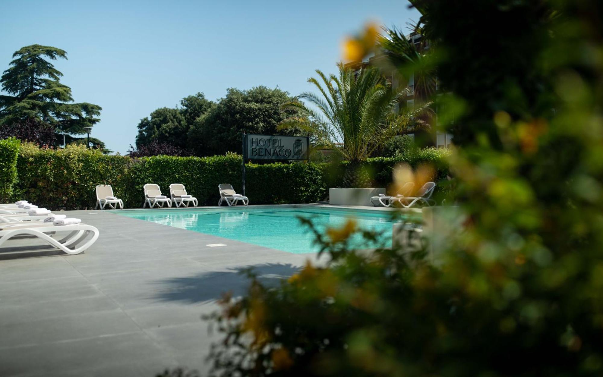 Hotel Benaco Desenzano del Garda Esterno foto