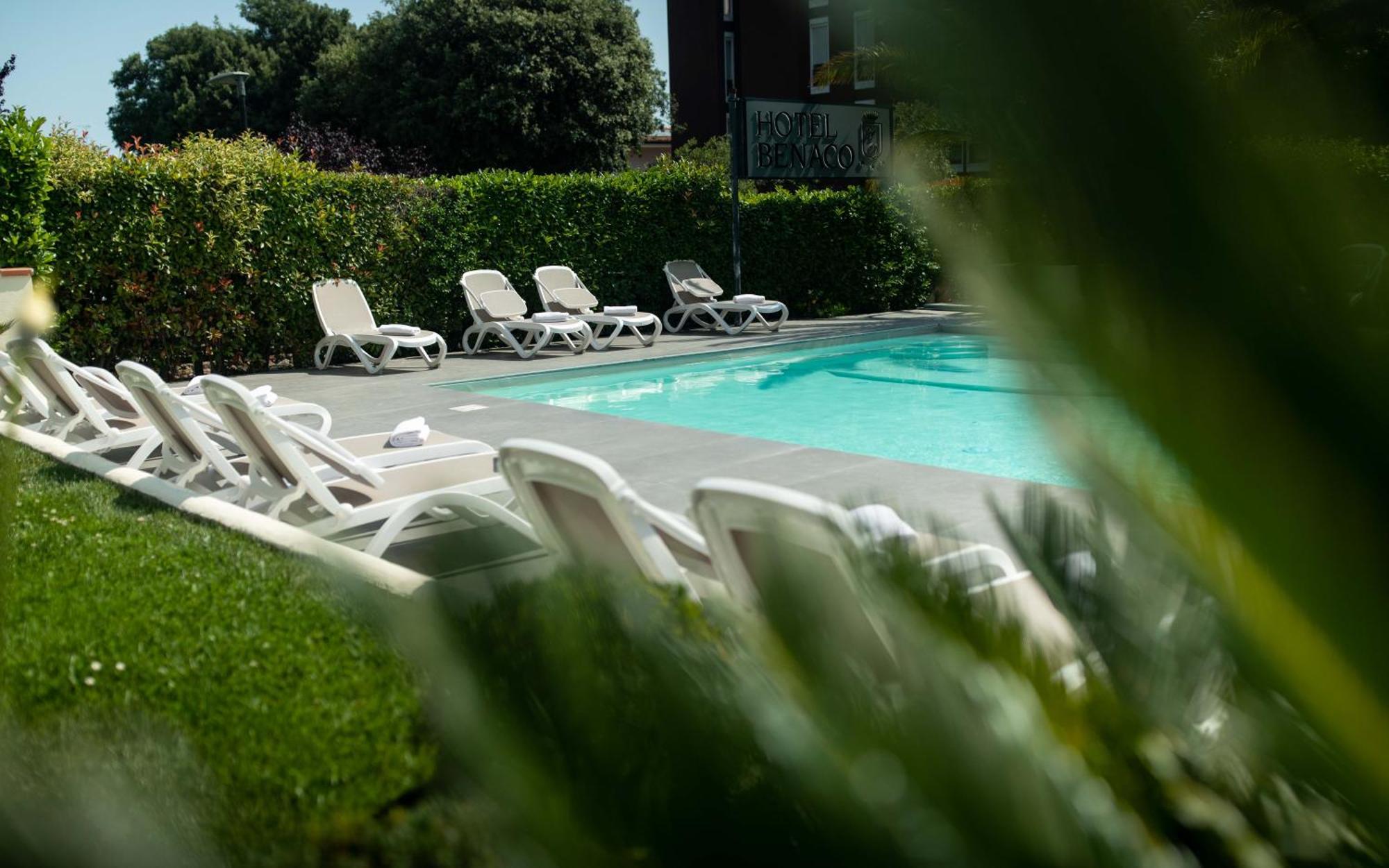 Hotel Benaco Desenzano del Garda Esterno foto