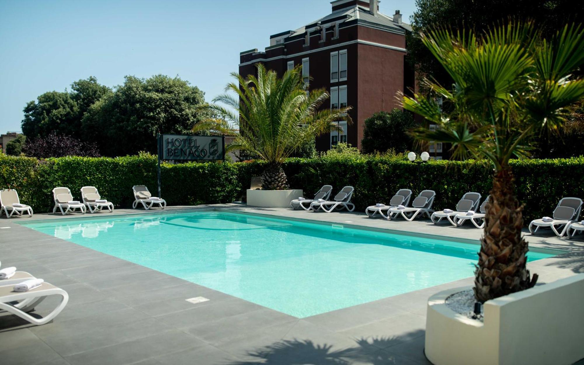 Hotel Benaco Desenzano del Garda Esterno foto