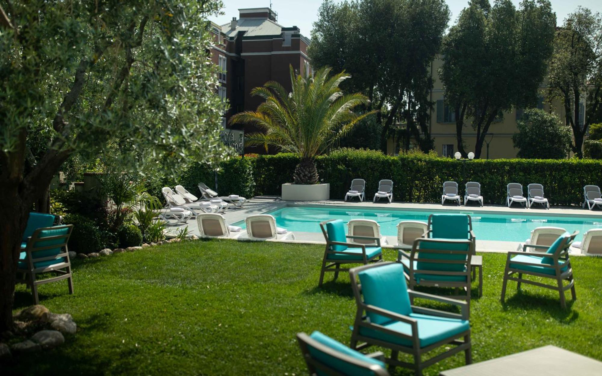 Hotel Benaco Desenzano del Garda Esterno foto