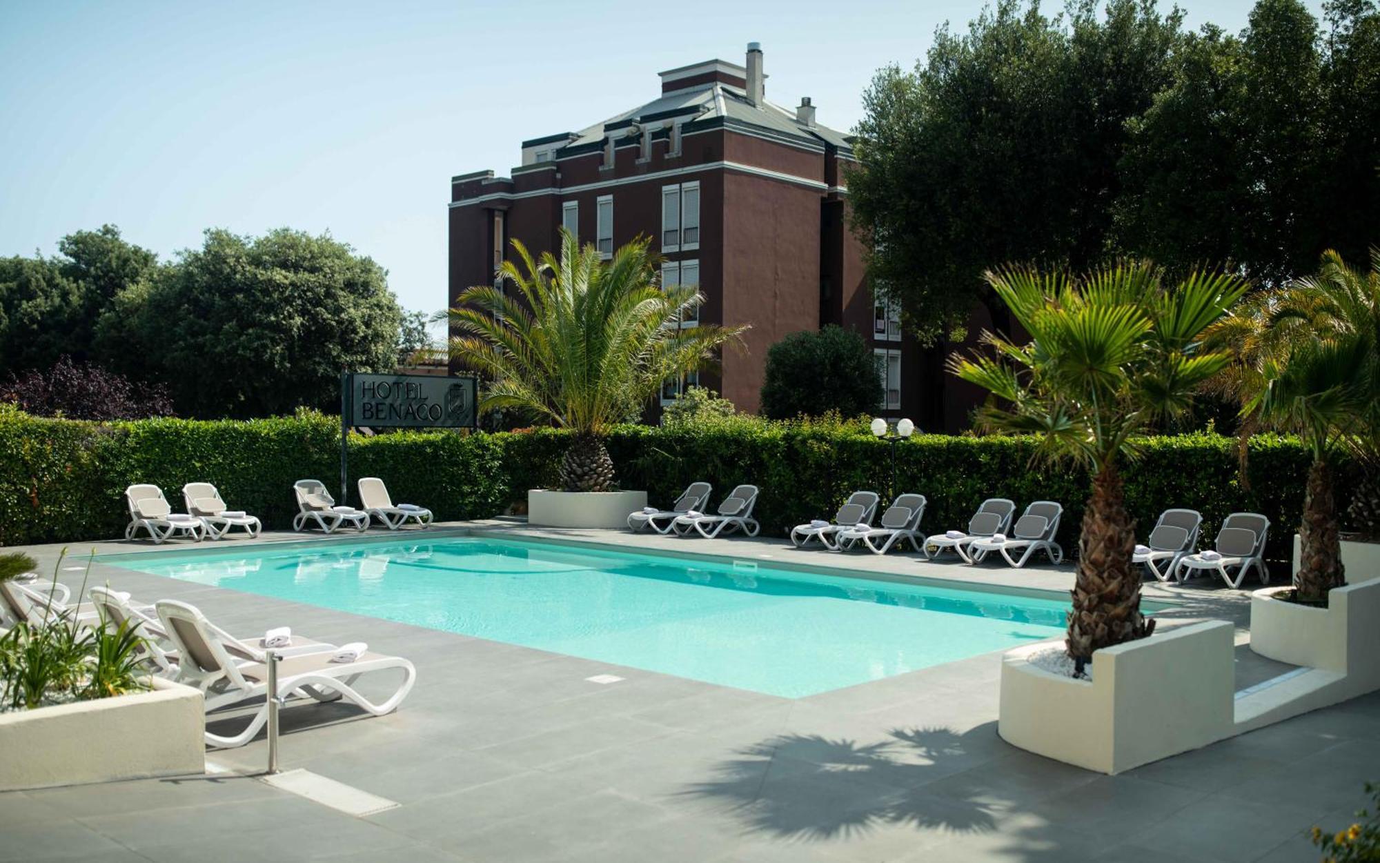 Hotel Benaco Desenzano del Garda Esterno foto