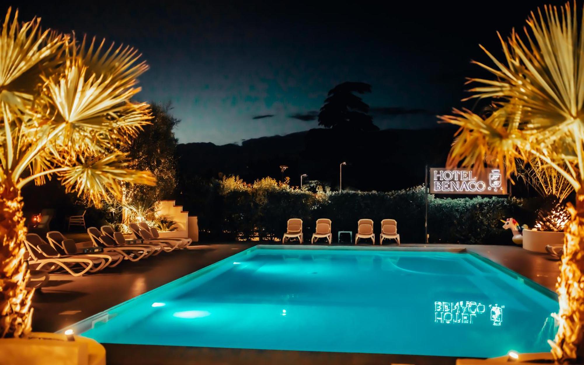 Hotel Benaco Desenzano del Garda Esterno foto