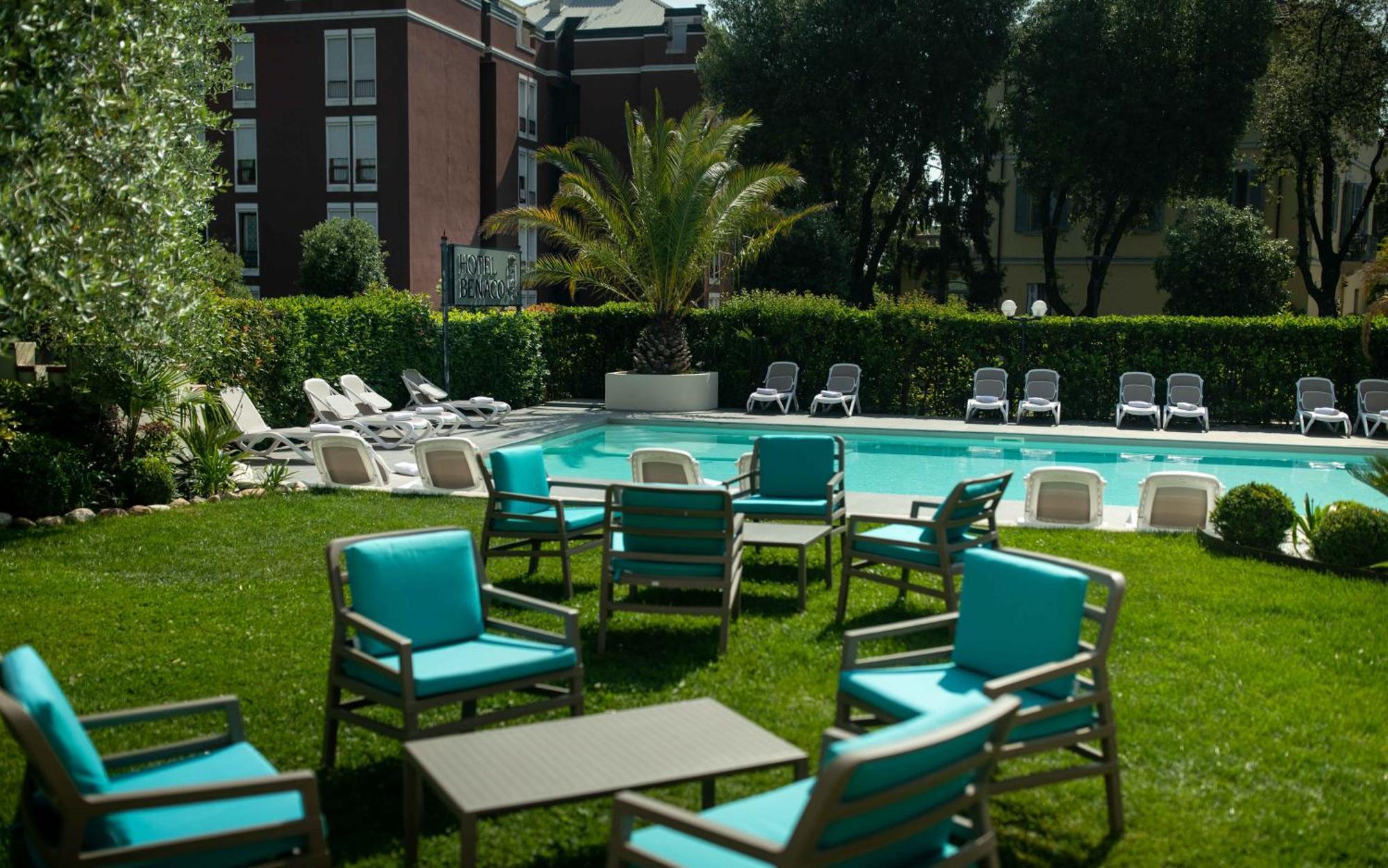 Hotel Benaco Desenzano del Garda Esterno foto