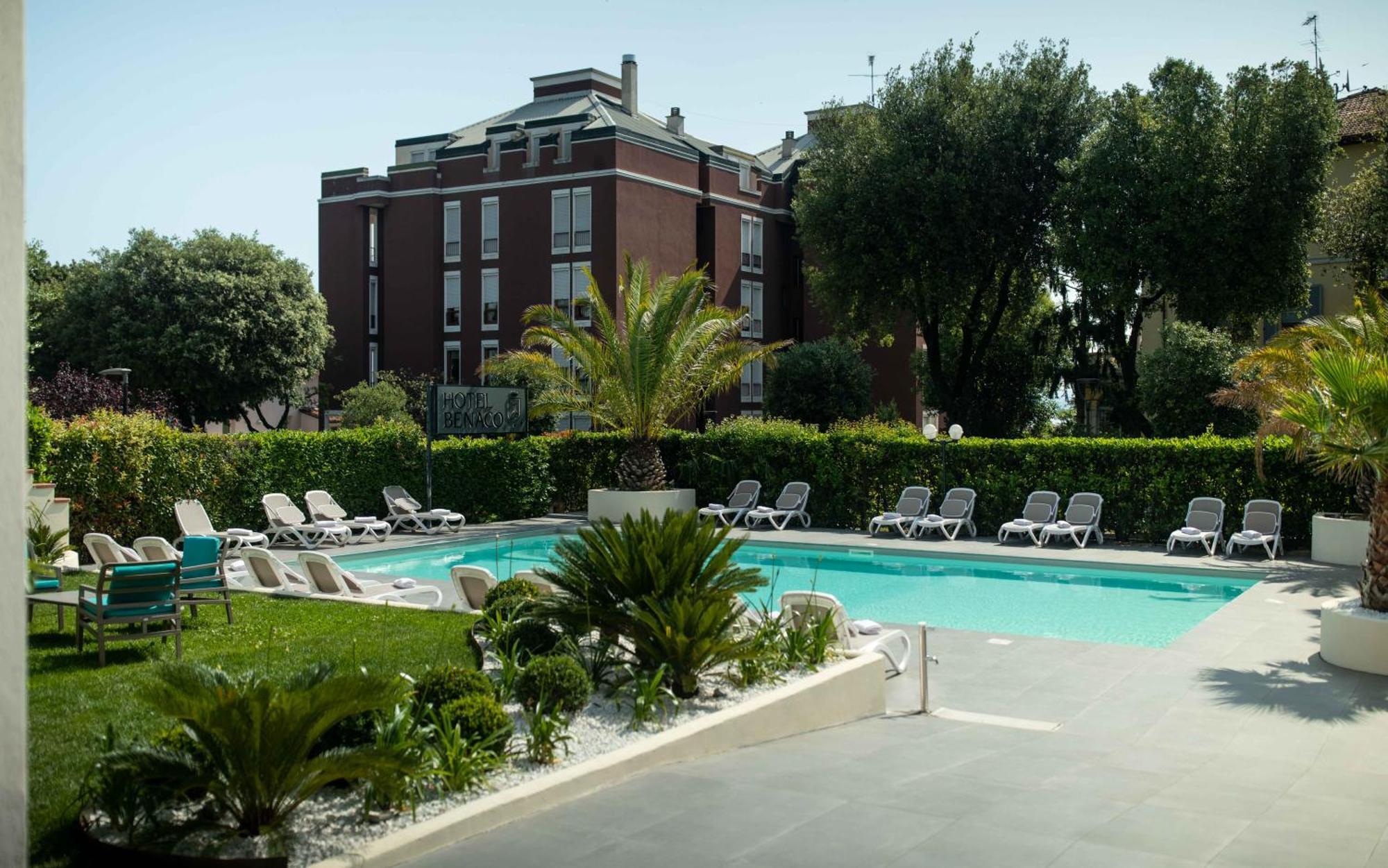 Hotel Benaco Desenzano del Garda Esterno foto