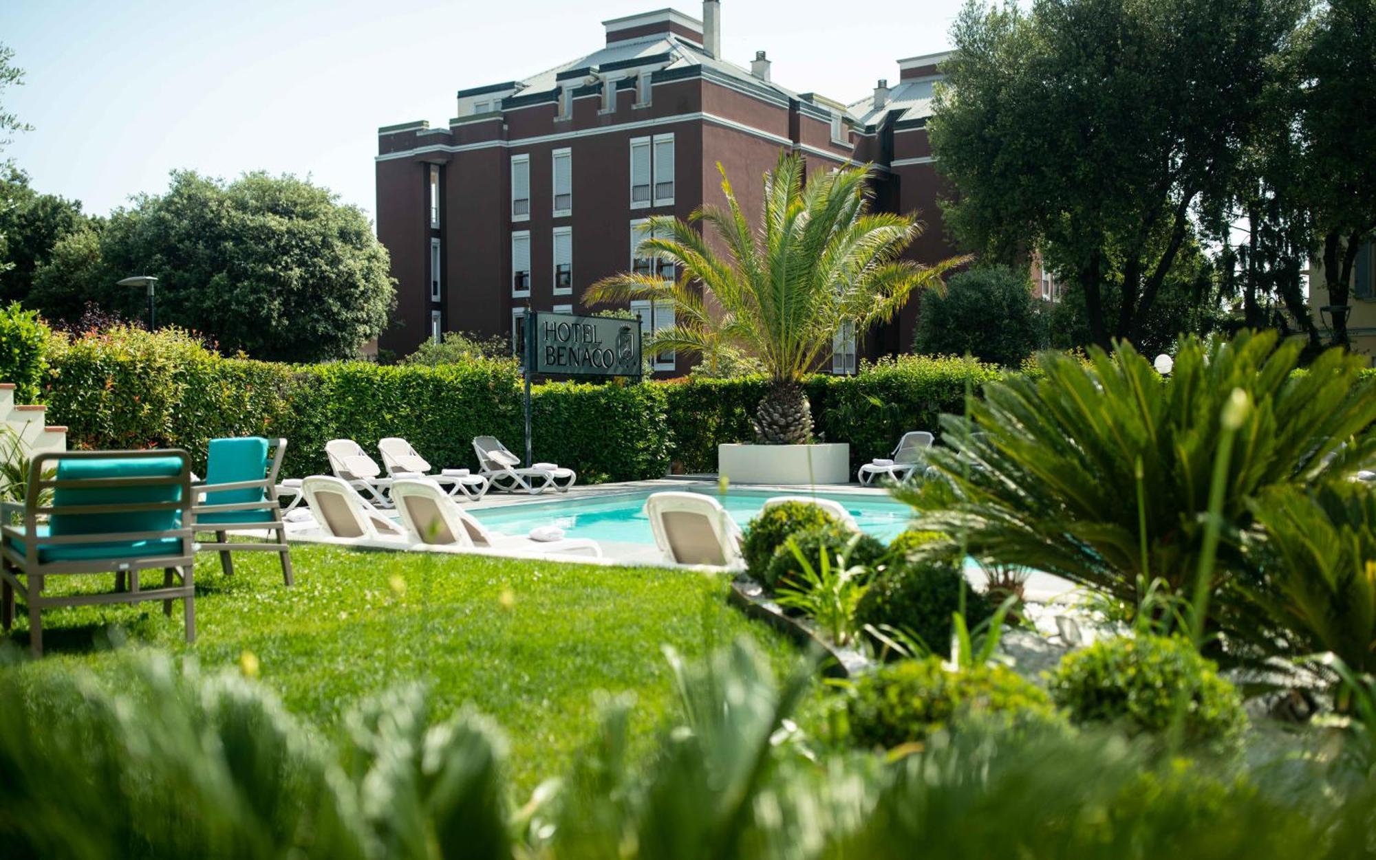 Hotel Benaco Desenzano del Garda Esterno foto